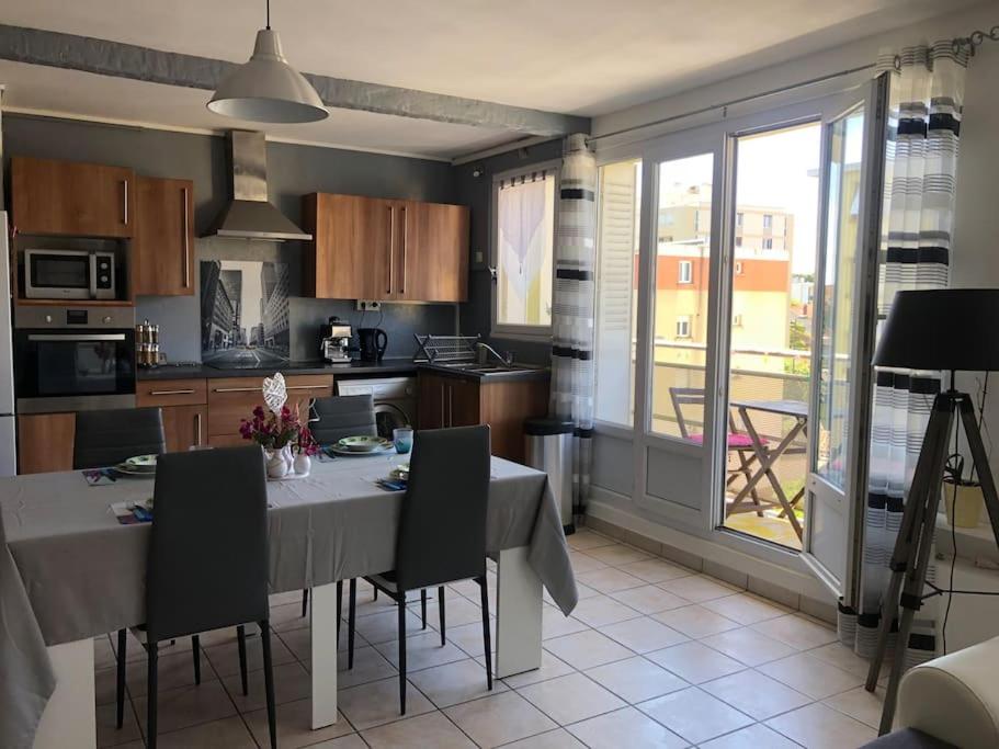 Appartement balcon, place de parking, centre ville - B&B