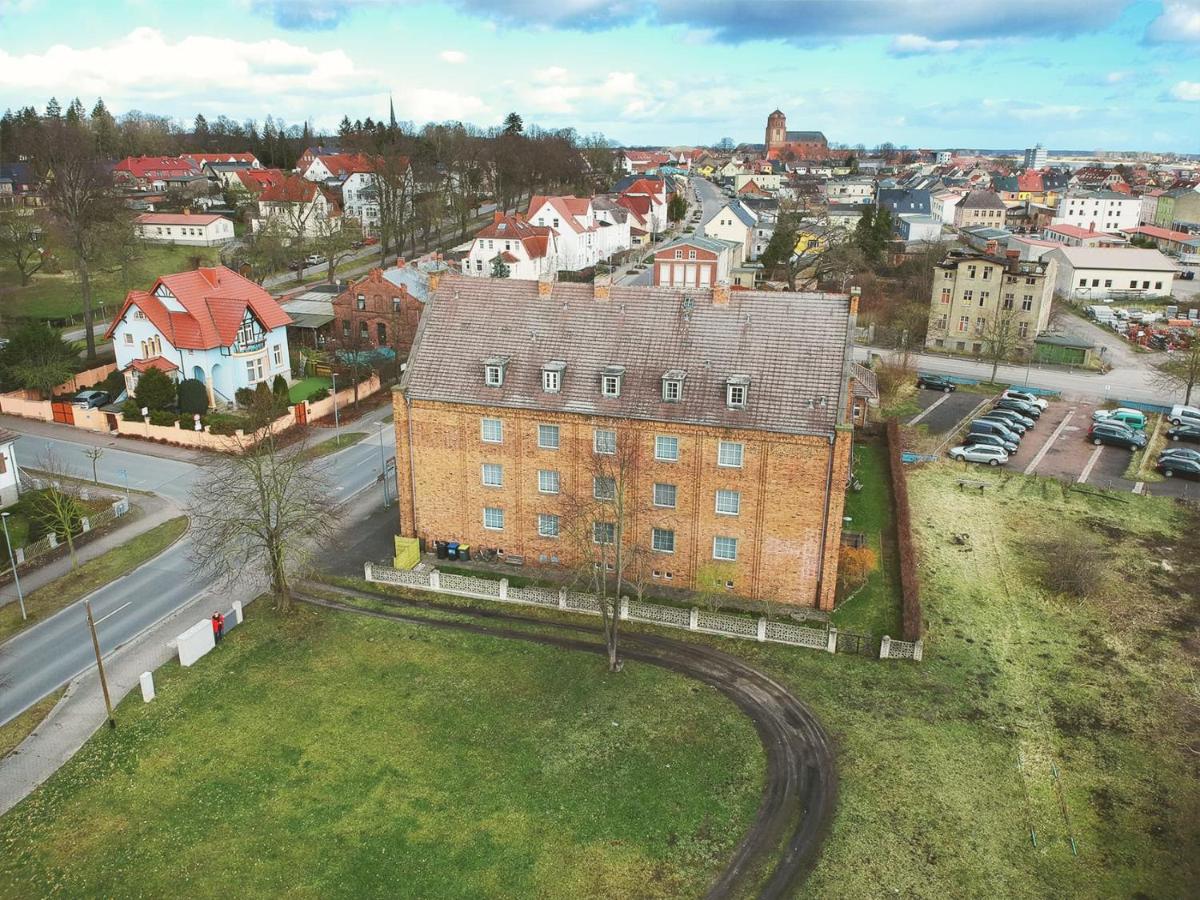 Pension Zur Inselbrücke - B&B