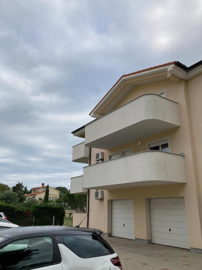 Cozy studio apartment Varos - Chambres d’hôtes