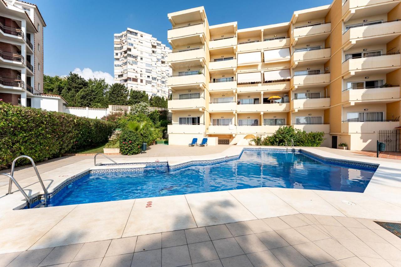Sunrise Haven, Spacious, Bright, Pool, Terraces - Bed and Breakfast Torremolinos