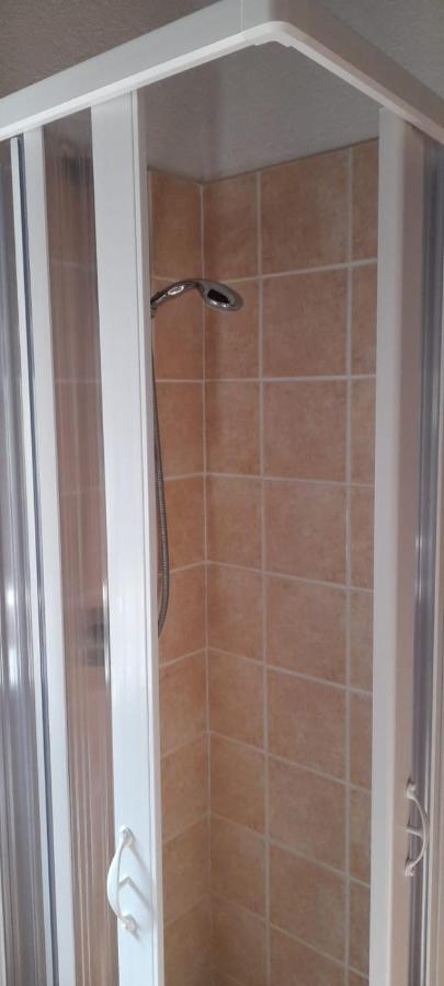 Camera Tripla Superior