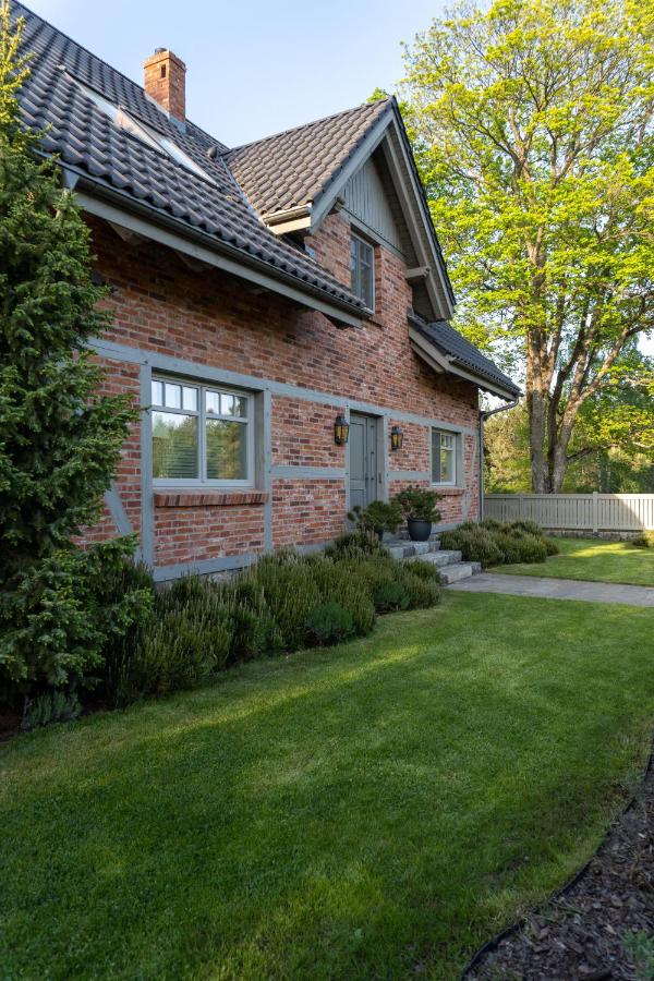 Siedlisko Belfort - Dom Wschodów - B&B Schodno