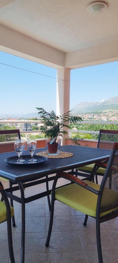 Stunning Gold Apartment with Oasis Pool - B&B Salona