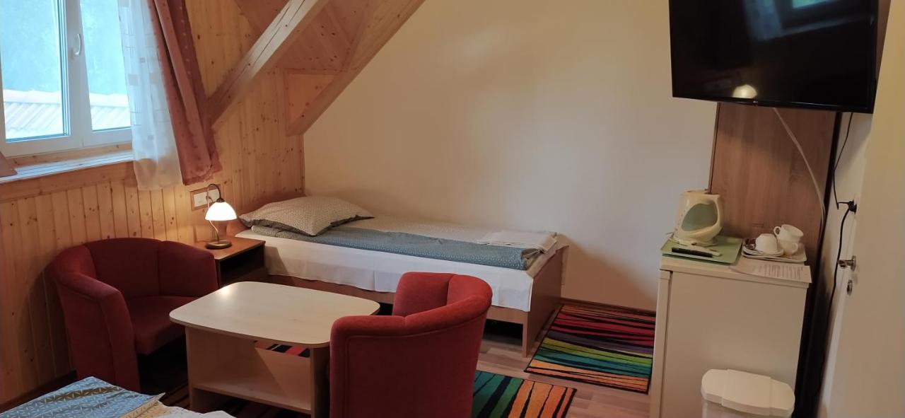 Triple Room with External Private Bathroom