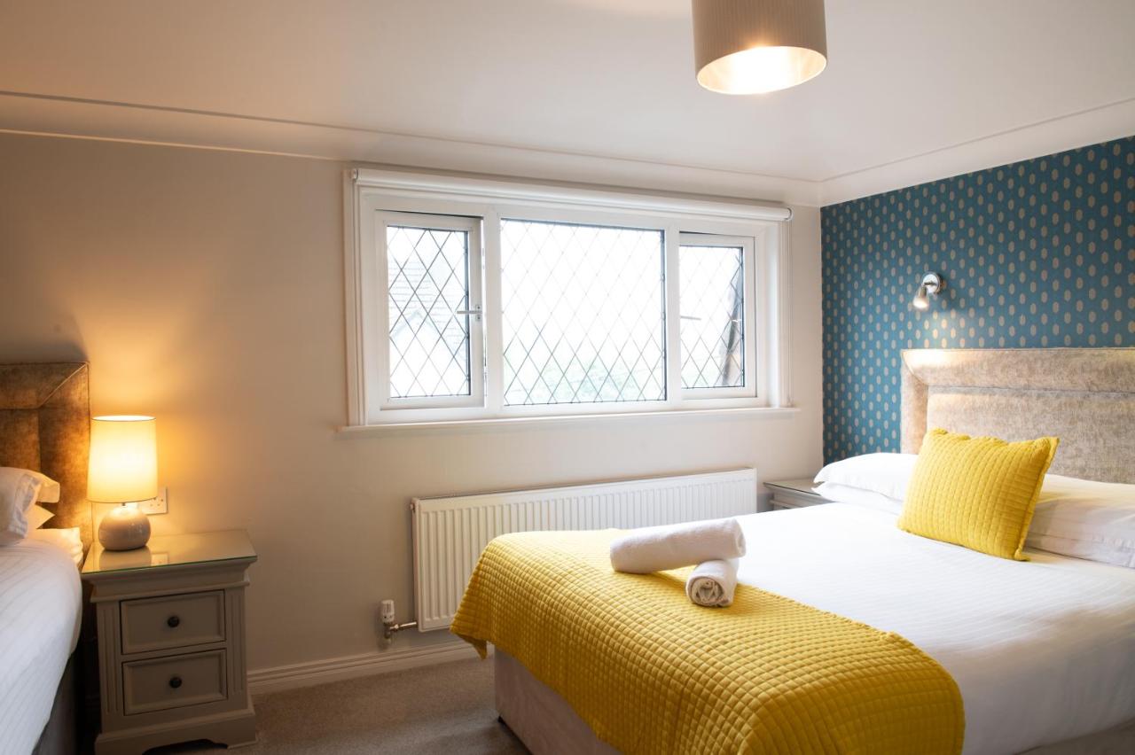 Camera Matrimoniale/Doppia con Letti Singoli con Doccia