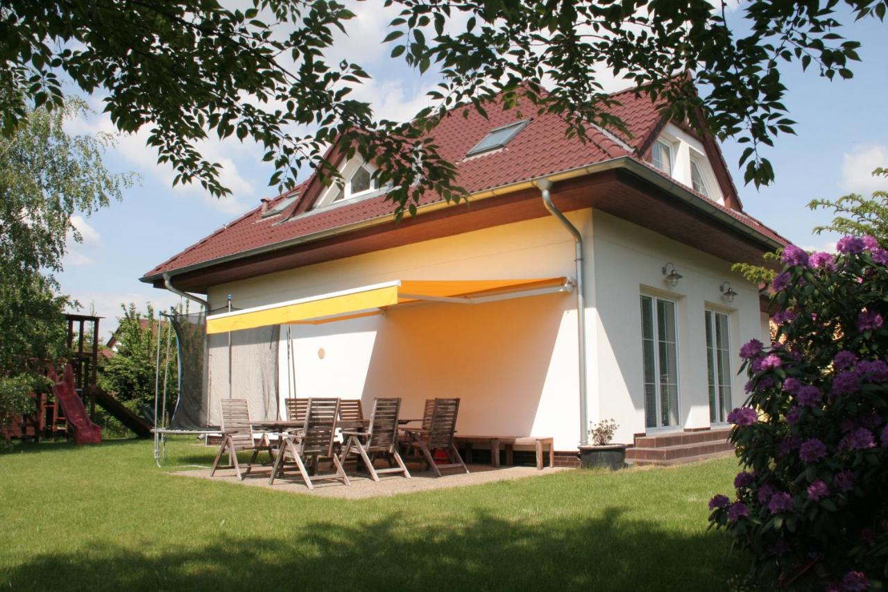 Holiday Home Prague Pruhonice - B&B Průhonice
