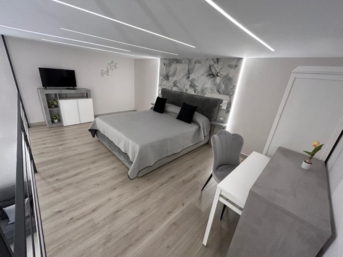 Studio with Spa Bath