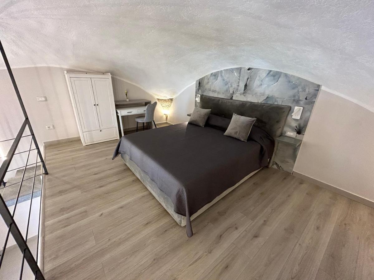 Studio with Spa Bath
