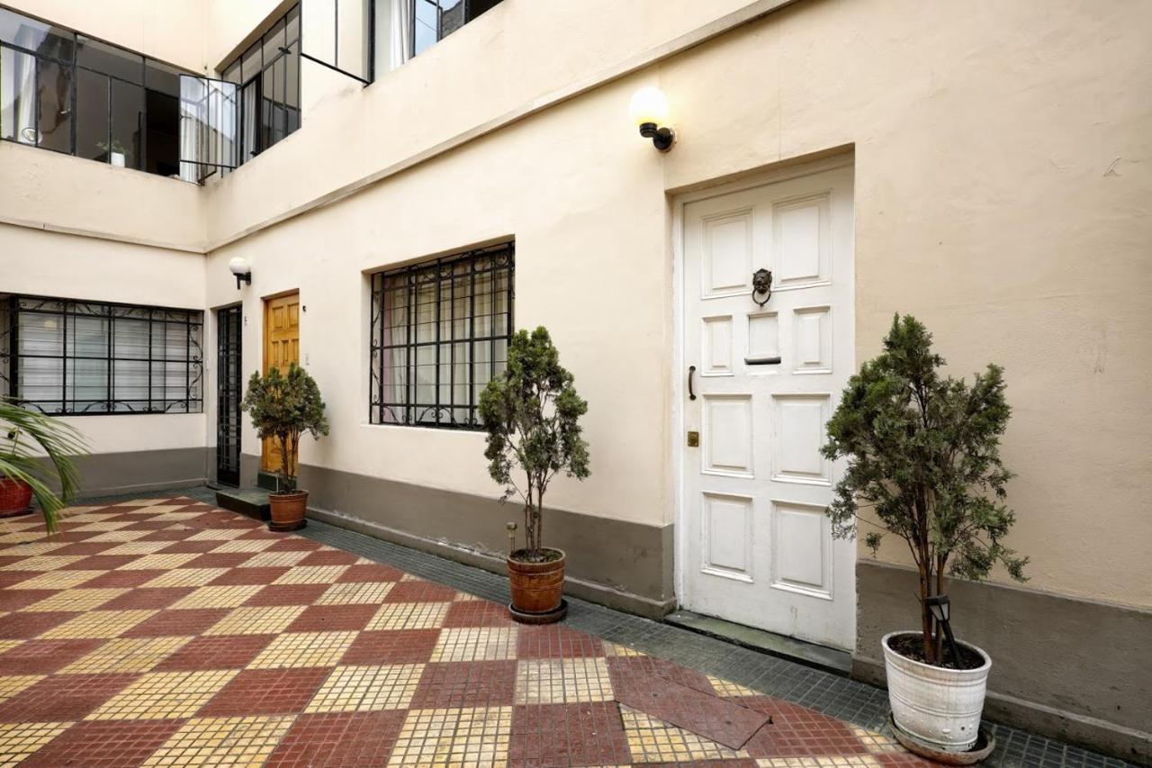 Charming Miraflores Guesthouse with Terrace Studio Apartment and Private Room - B&B Lima
