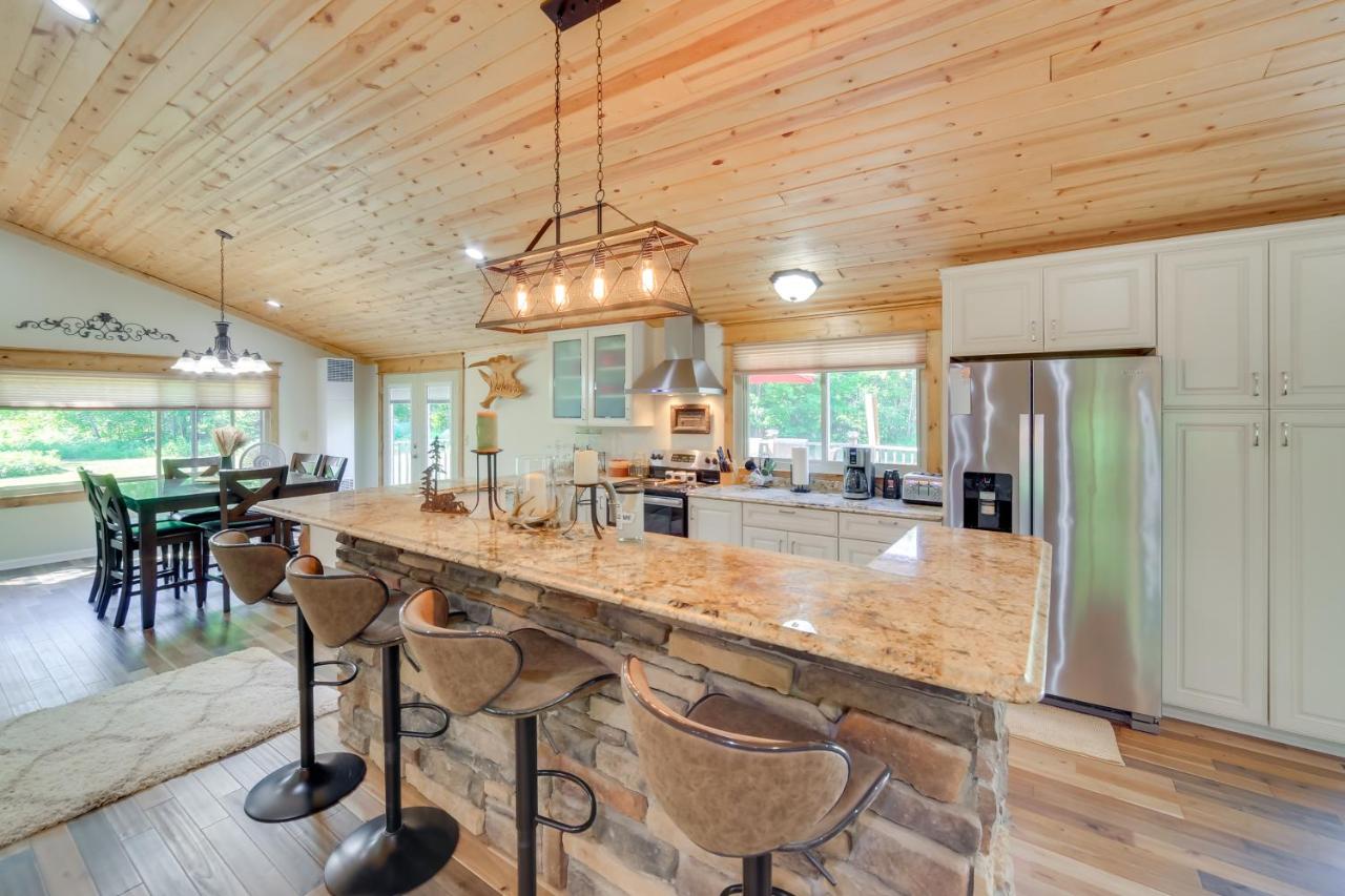 Champion Vacation Rental with Fire Pit! - B&B Champion