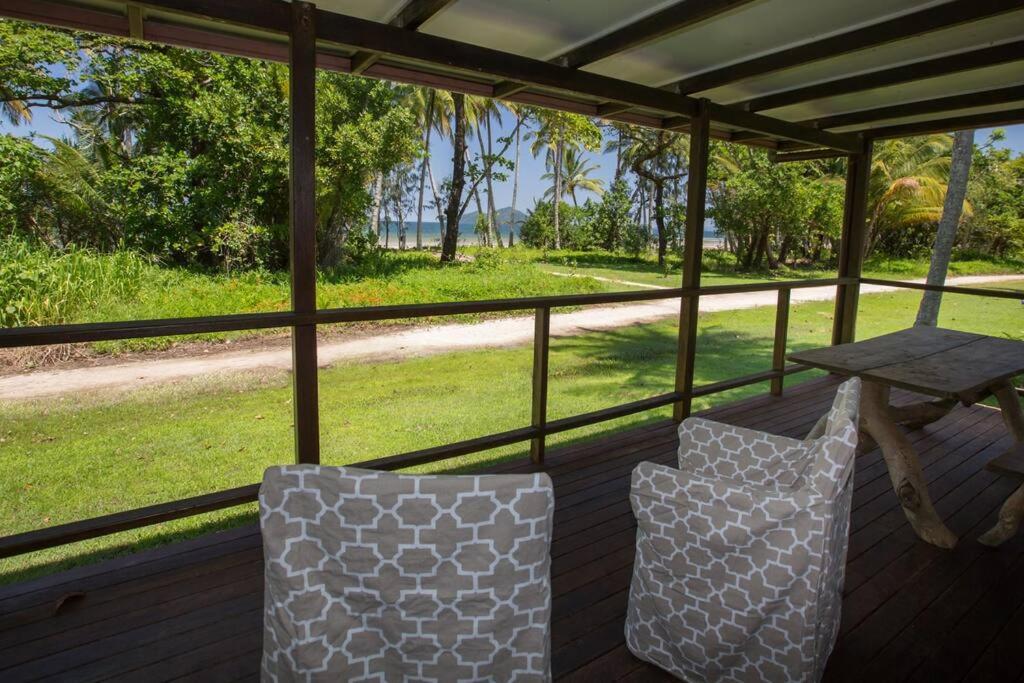 Reef Coast Cottage Formerly Bevs on the Beach - B&B Mission Beach