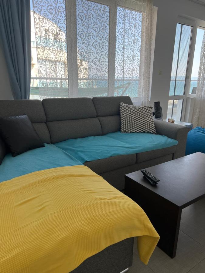 Apartment mit Balkon