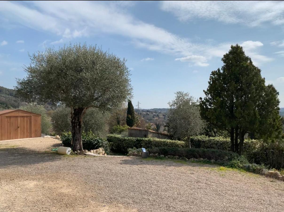 Rez de villa Peymeinade - B&B