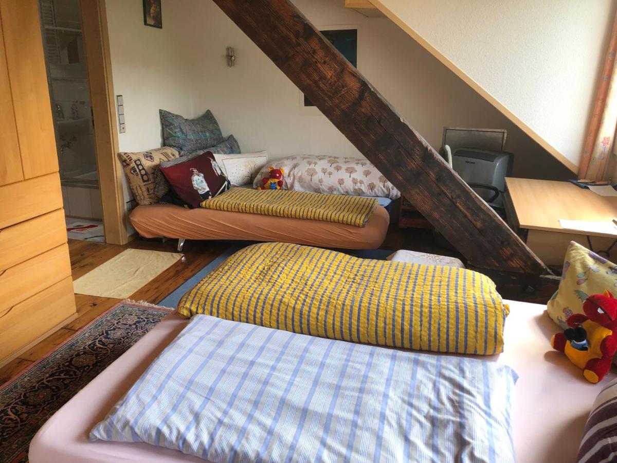 B&B Winningen - grosses Zimmer mit Bad und Garten in Privathaus hell, gemütlich, Massivholz - Bed and Breakfast Winningen