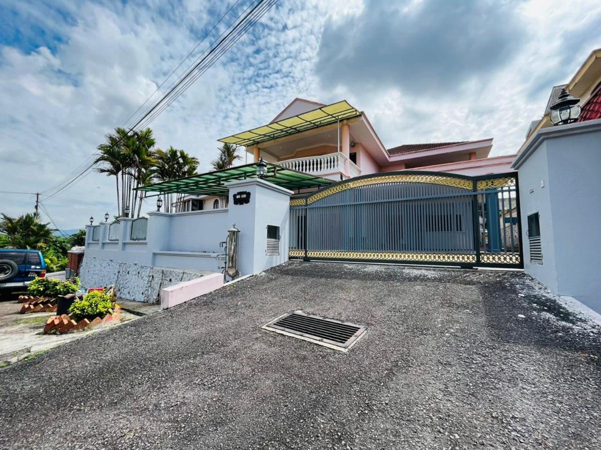 20pax Seremban Bungalow 7000+sq ft Pet friendly - B&B