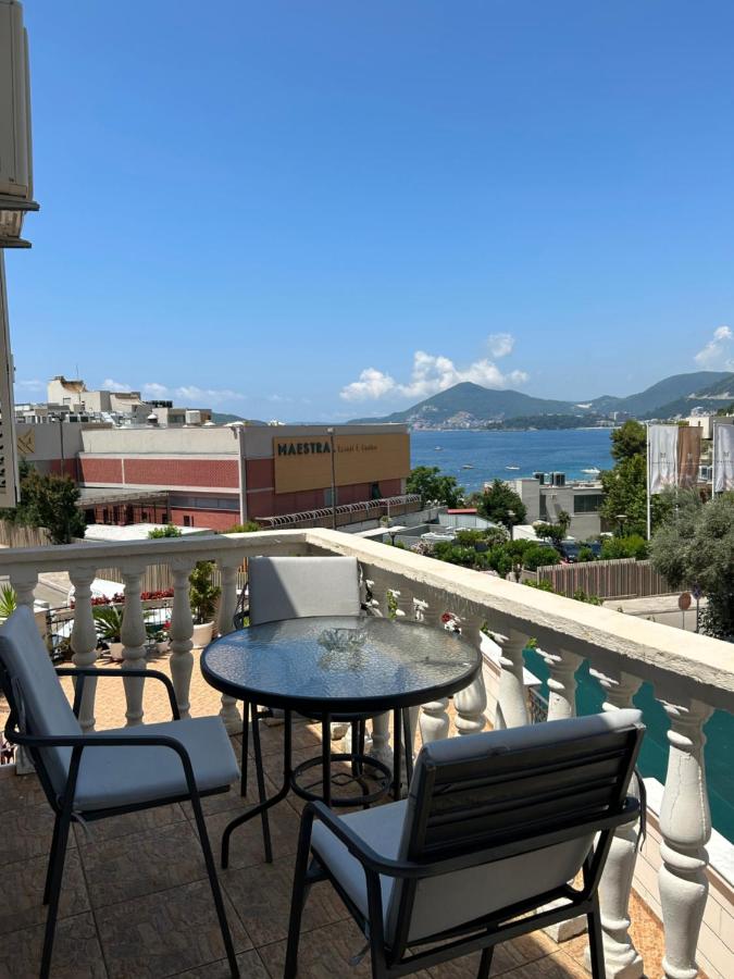 Camera Tripla Superior con Vista Mare