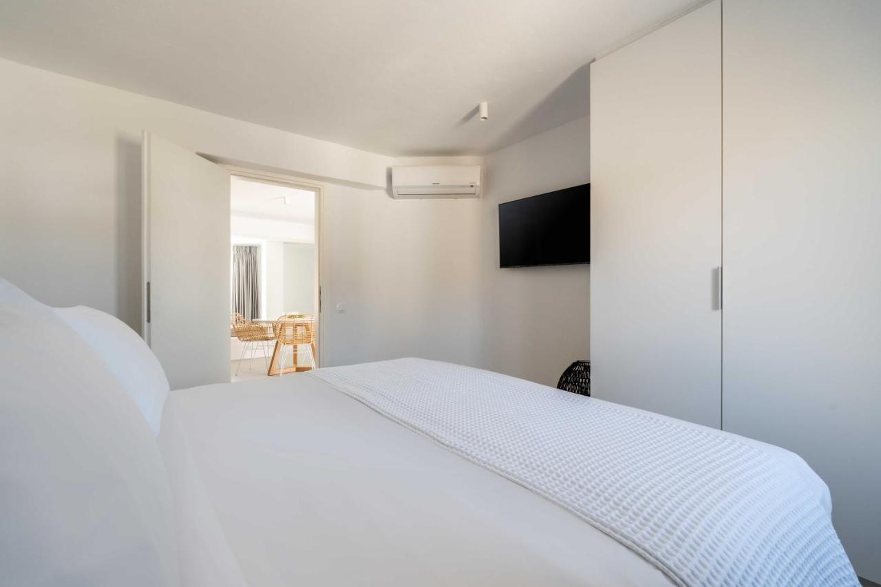 Elegant Suite with Private Outdoor Pool and Sea View