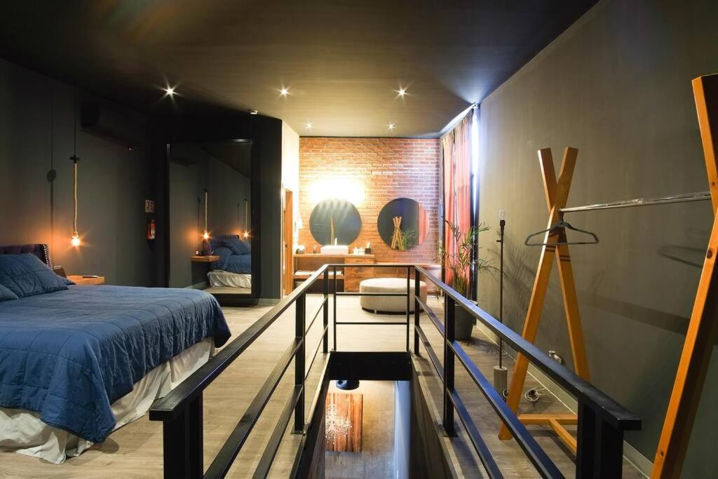 B&B Ensenada - Brand New Gorgeous Industrial Loft in Downtown Ens - Bed and Breakfast Ensenada