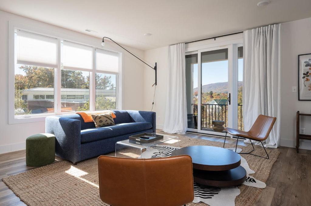 Piedmont Place Suite 303 - B&B