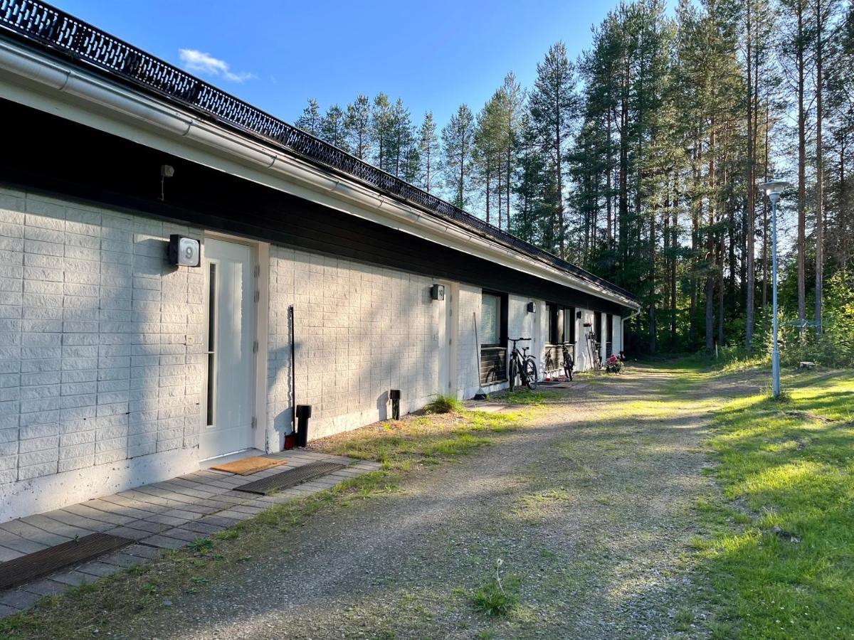 Townhouse with SAUNA&FREE PARKING close to Santa Claus Village & Santa Park - Chambres d'hôtes Rovaniemi