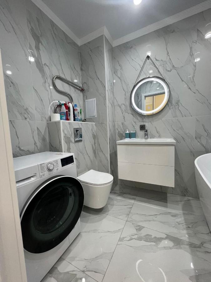 1 комн квартира Тауельсиздик 34-2 18 этаж ЖК Silk Way - Chambres d’hôtes