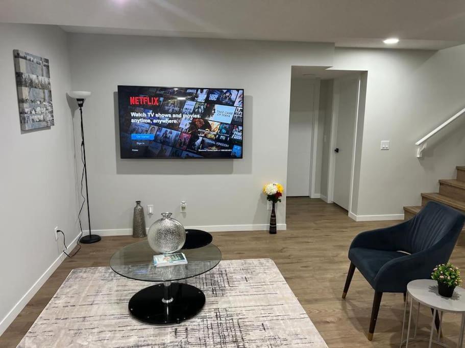2-bedroom basement apartment - B&B