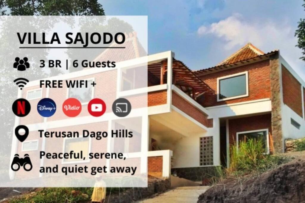 B&B Bandung - Villa Sajodo [Hilltop Get Away w/ Valley View] - Bed and Breakfast Bandung