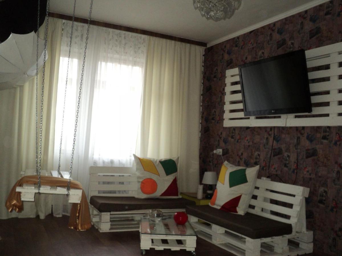 B&B Bila Cerkva - Apartment on Vasylia Stusa St, 10 - Bed and Breakfast Bila Cerkva