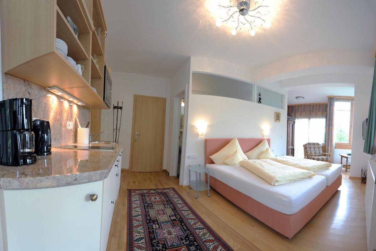 Apartment with Lake View