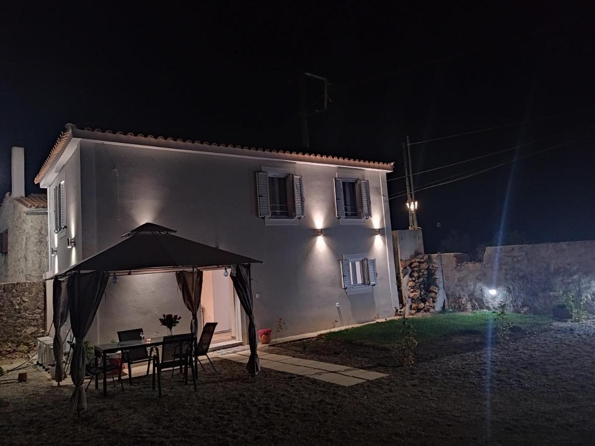 Vikou House - Nestled in One of Zakynthos Oldest Villages A Tranquil Retreat Close to Renowned Beaches Offering Authentic Zakynthian Hospitality By Villa Mana Gers - B&B Yírion