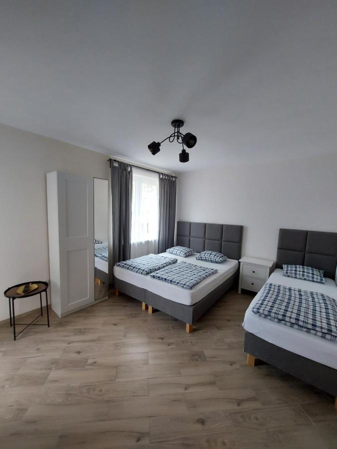 Dreibettzimmer mit Balkon