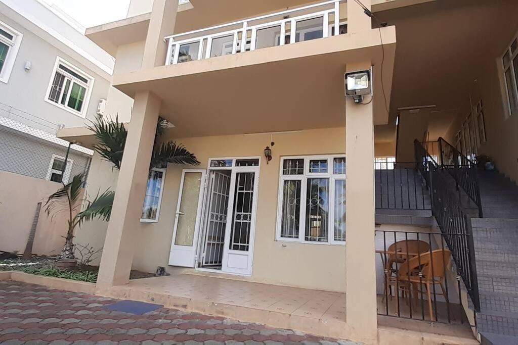 Ground Floor Lovely two bedrooms apartment - Bed and Breakfast Flic en Flac