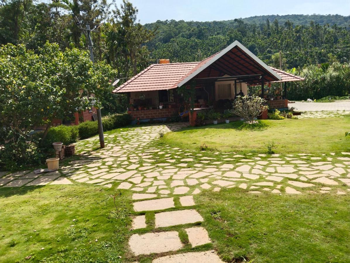 Nature Valley Homestay Near Annapoorneshwari Temple - B&B