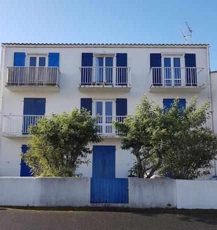 Studio vacances pour 2, 300m de la plage, vue sur la mer - Bed and Breakfast La Guérinière