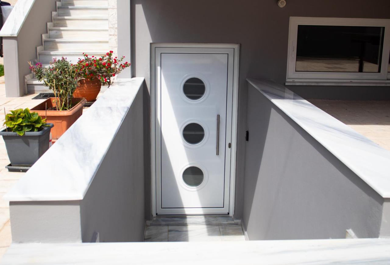 Elias Studio - Near to the port of Rafina and the Airport of Athens - Bed and Breakfast Áyios Spirídhon