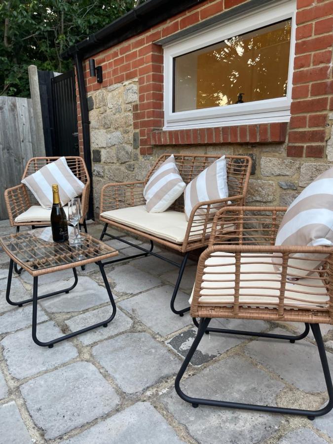 The Lodge Hideaway in Cowes - B&B