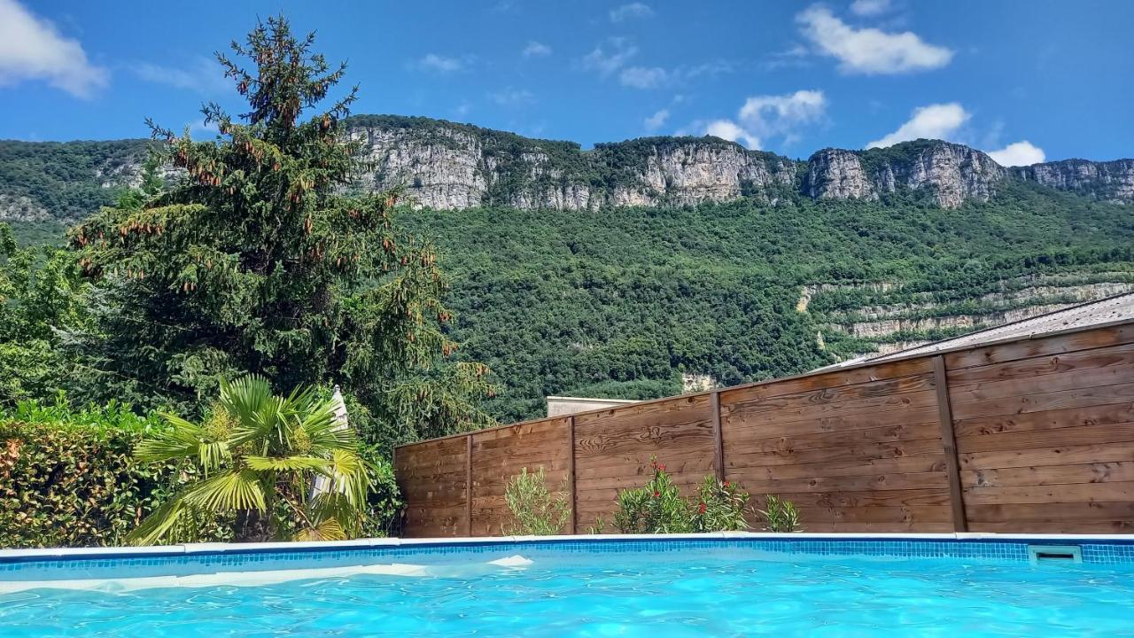 Maison avec piscine entre Chartreuse et Vercors - B&B La Buisse