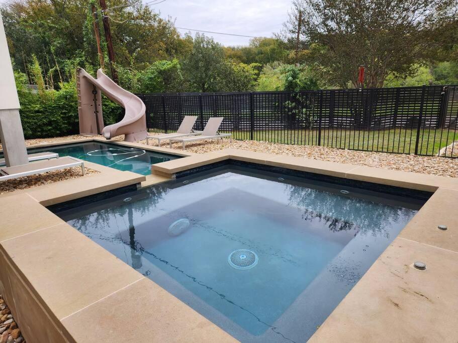 B&B Austin - central contemporary w/ POOL and SPA - Bed and Breakfast Austin