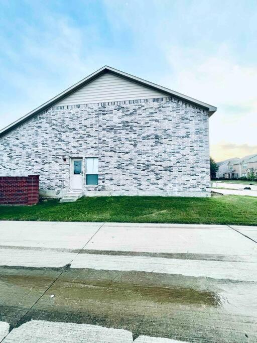 Townhouse near AT&T stadium, Six Flags & Epic Waterpark - B&B Grand Prairie