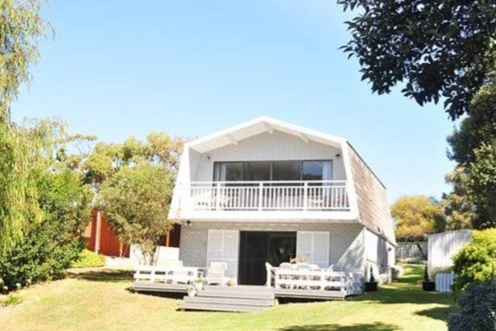 Sabi Robe WiFi 300m to Beach Dog friendly - B&B