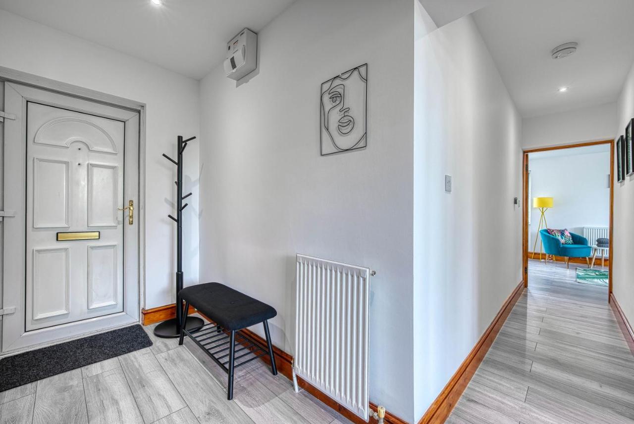 Abbey Court - 2 Bedroom Apartment, Parking, JLR, CVT - Coventry Accommodation LTD - B&B