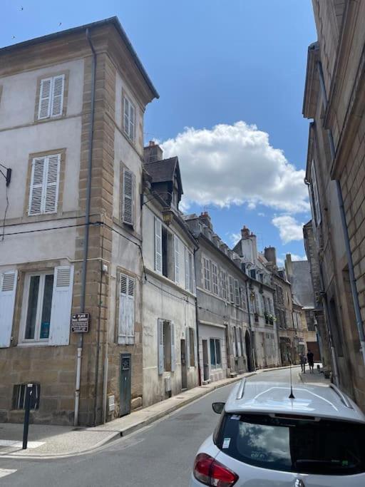 Studio Boho-Chic en hyper-centre de Moulins au calme, confort, Wifi rapide, Parking en face, Arrivée autonome - B&B Moulins