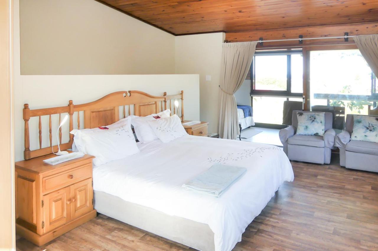 Double or Twin Room with Mountain View