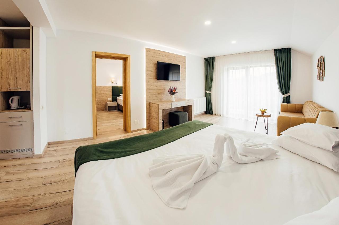 Deluxe Family Suite