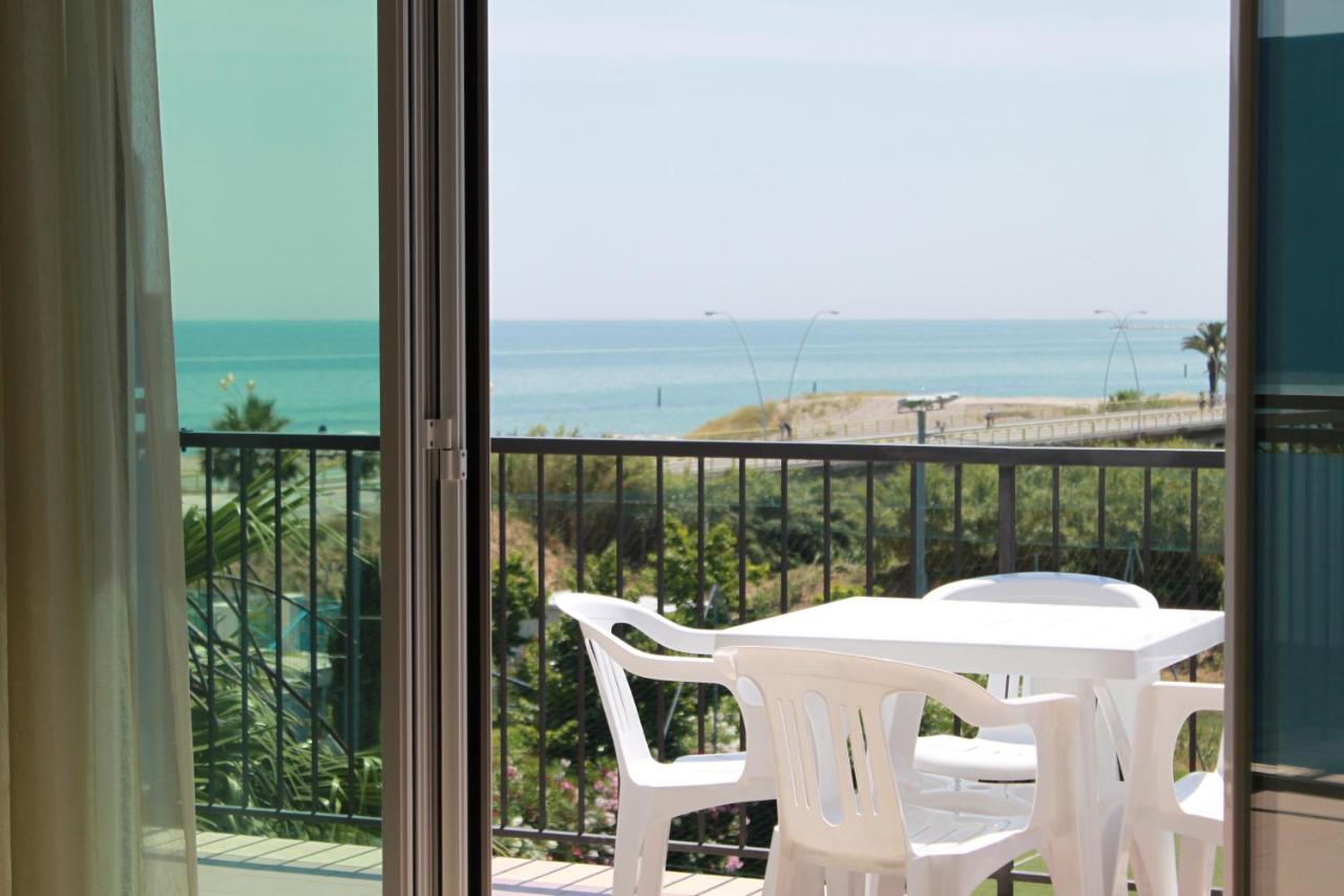 Camera Matrimoniale/Doppia con Letti Singoli con Balcone 