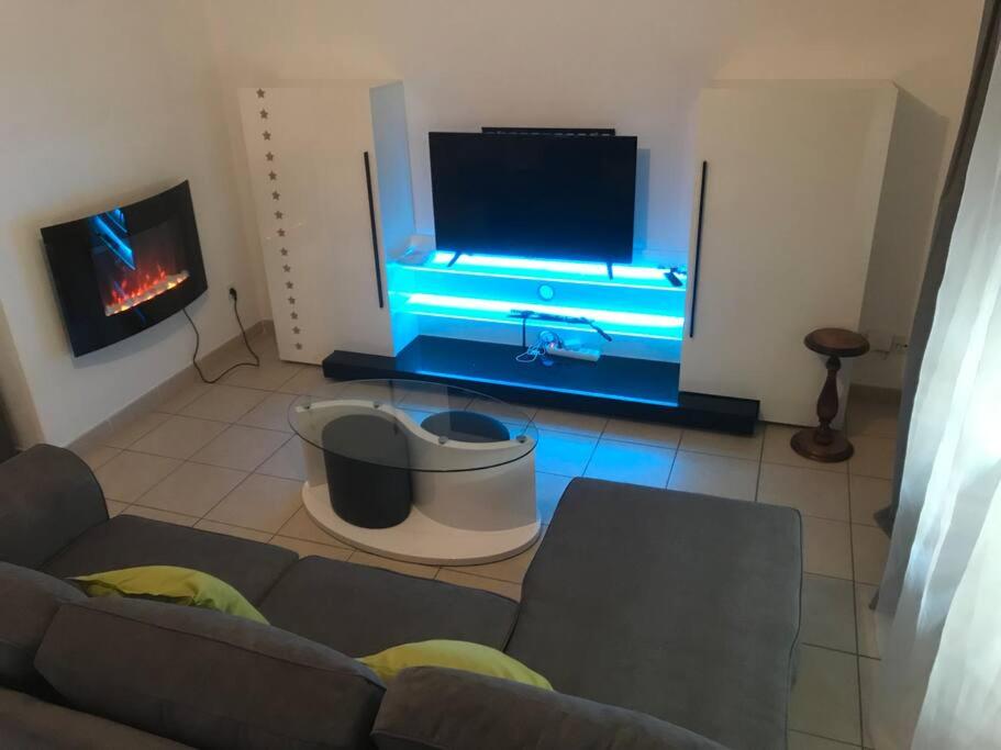 B&B Marseille - logement 4 couchages dbl parking PROCHE STADE - Bed and Breakfast Marseille