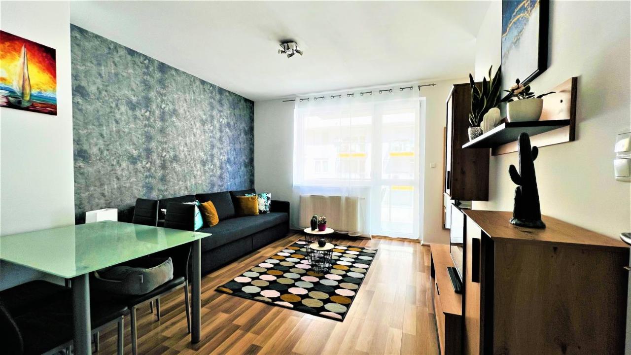 B&B Budapest - Happy Living Apartment w Balcony - Bed and Breakfast Budapest