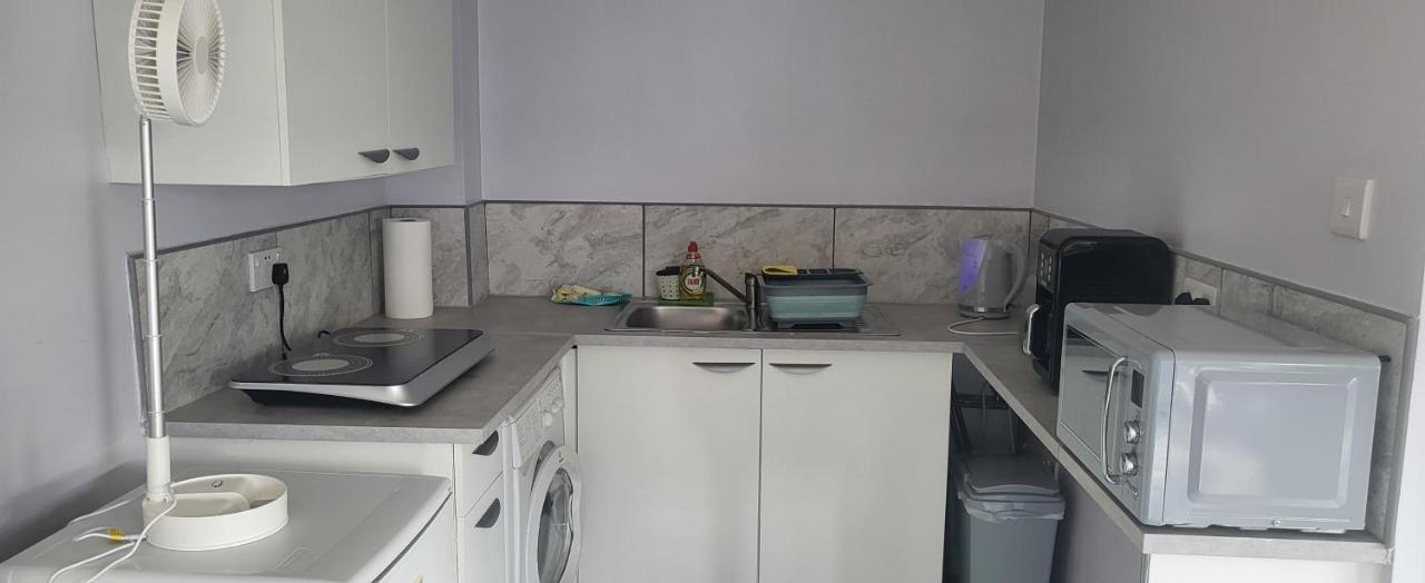 Garden Room Northolt Near Heathrow Airport - Chambres d'hôtes Northolt