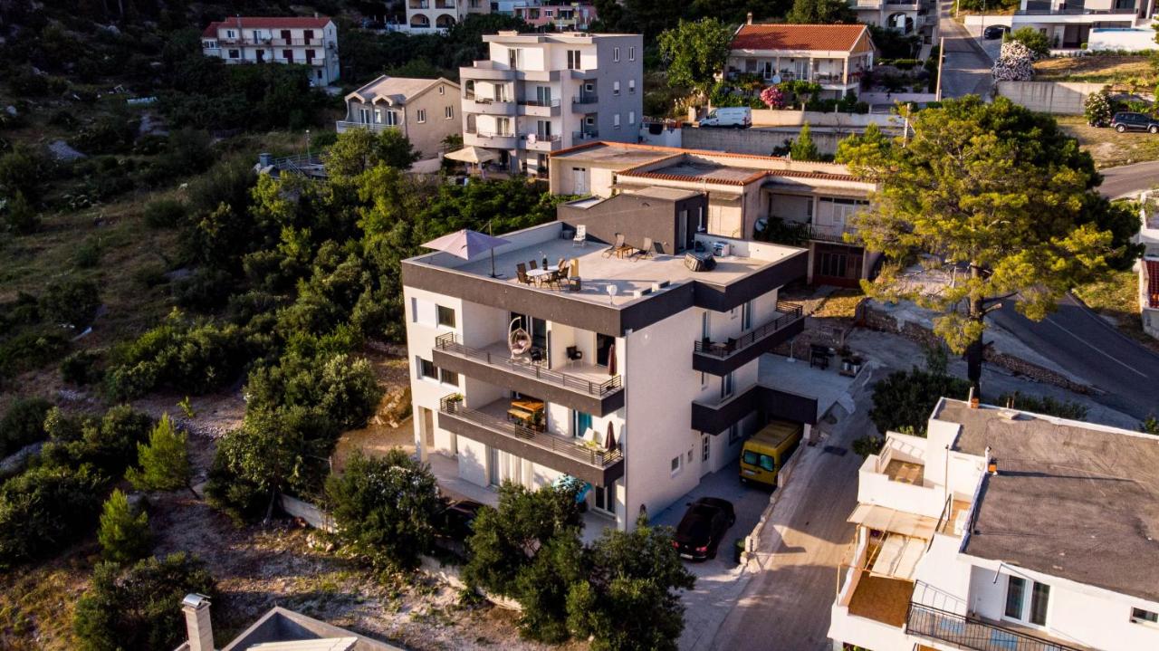 Sunshine House Makarska with Free Beach Parking - B&B