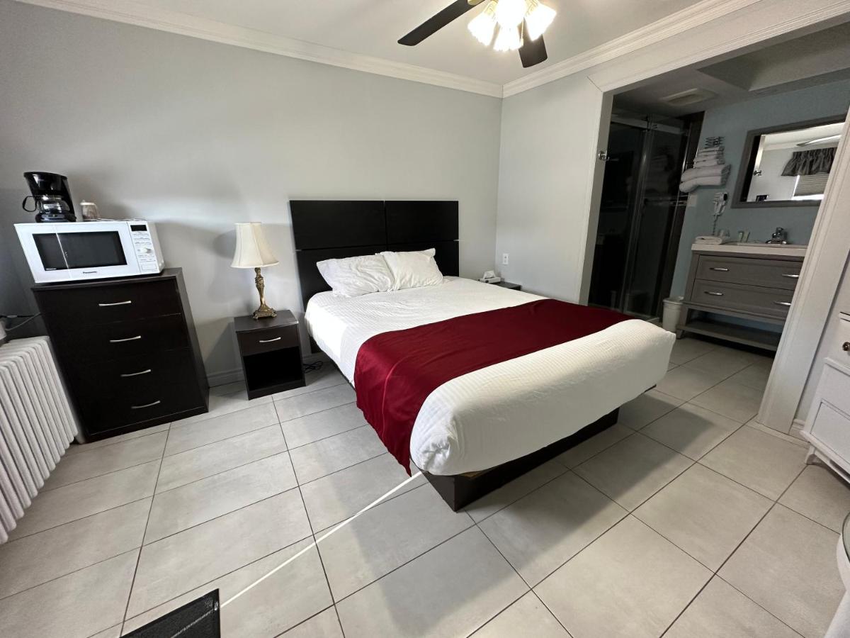 Deluxe Queen Room